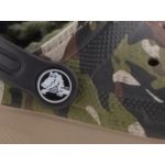 CROCS CLASSIC LINED GRAPHIC zöld KATONA MINTÁS BUNDÁS papucs