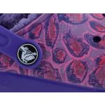 CROCS CLASSIC LINED GRAPHIC lila/rózsa LEOPÁRD MINTÁS BUNDÁS papucs