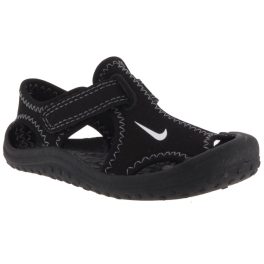 Nike SUNRAY Fekete ORRVÉDŐS viziszandi Nike SUNRAY Fekete ORRVÉDŐS viziszandi